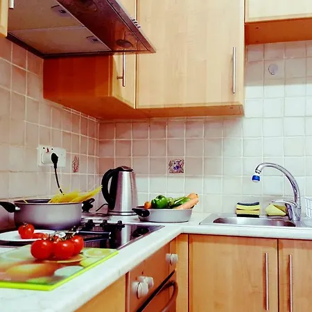 Yiasemi F2002 Apartamento