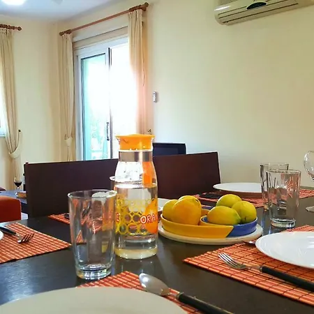 Yiasemi F2002 Apartament Paralimni